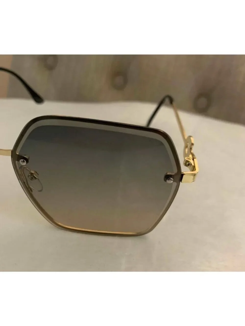 Oversized Unisex Square Green Gradient Sunglasses With Gold Frame & Black Temple